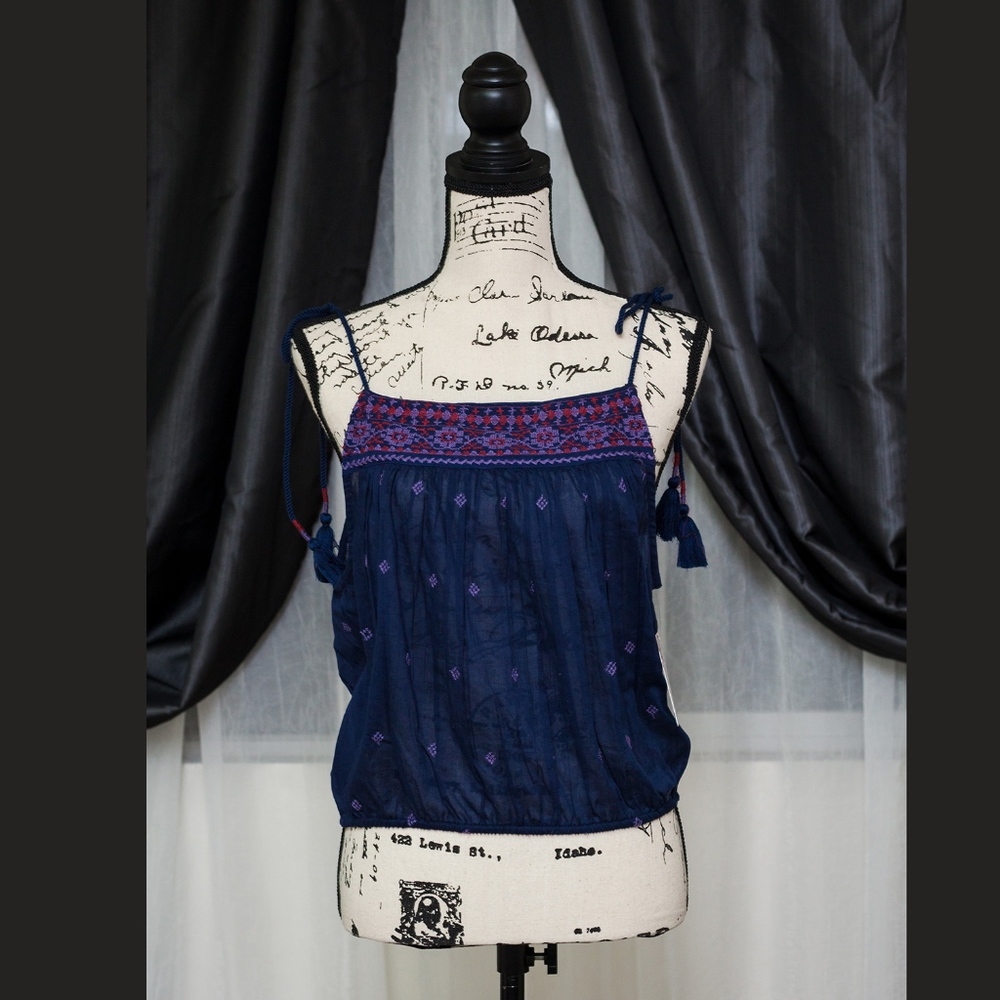 FREE PEOPLE BLUE EMBROIDERED TOP SIZE S